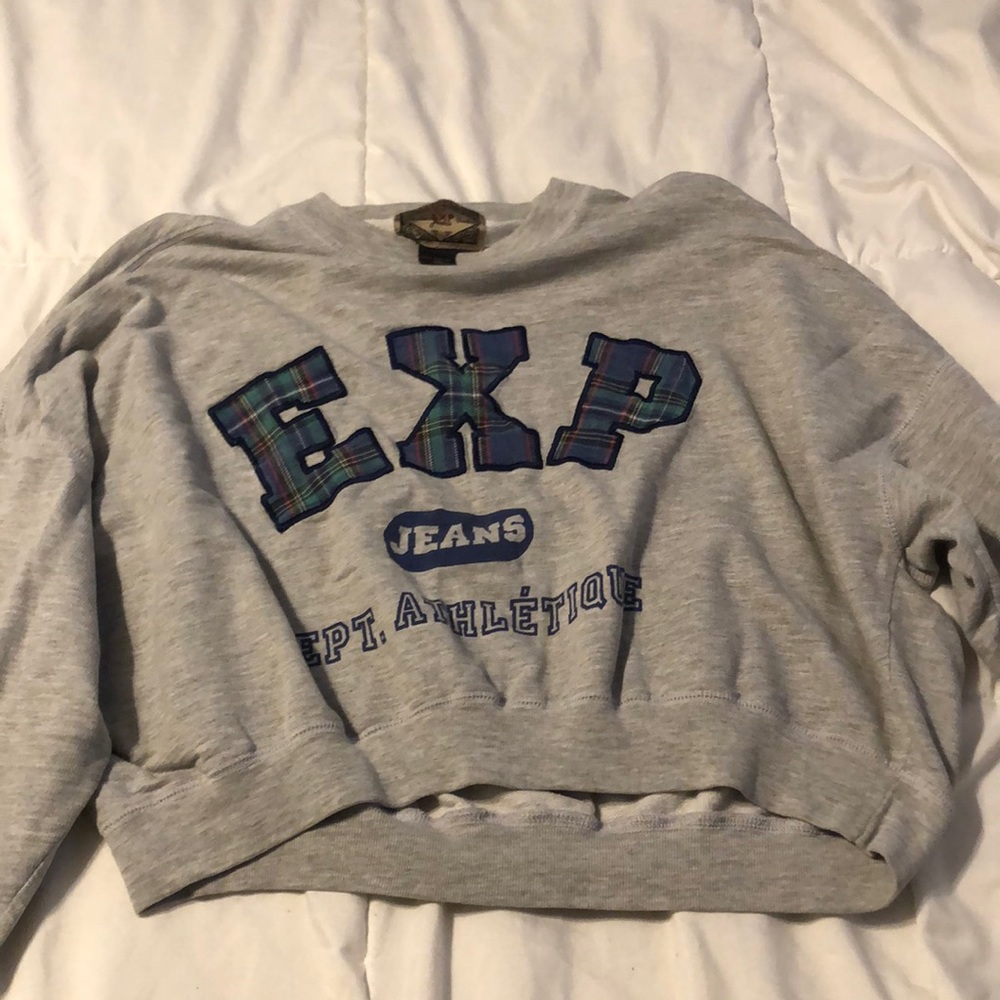 Cropped grey long sleeve shirt. Size xs